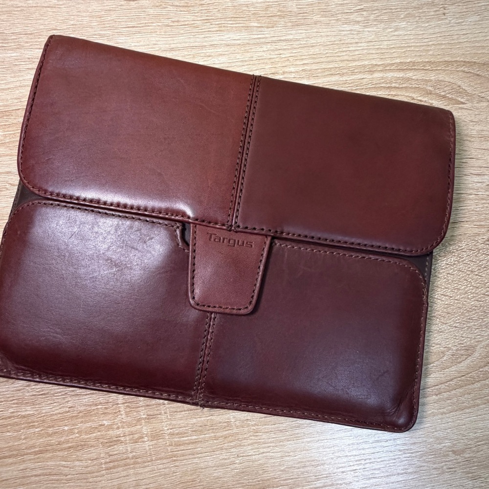 Targus Brown Leather iPad Sleeve